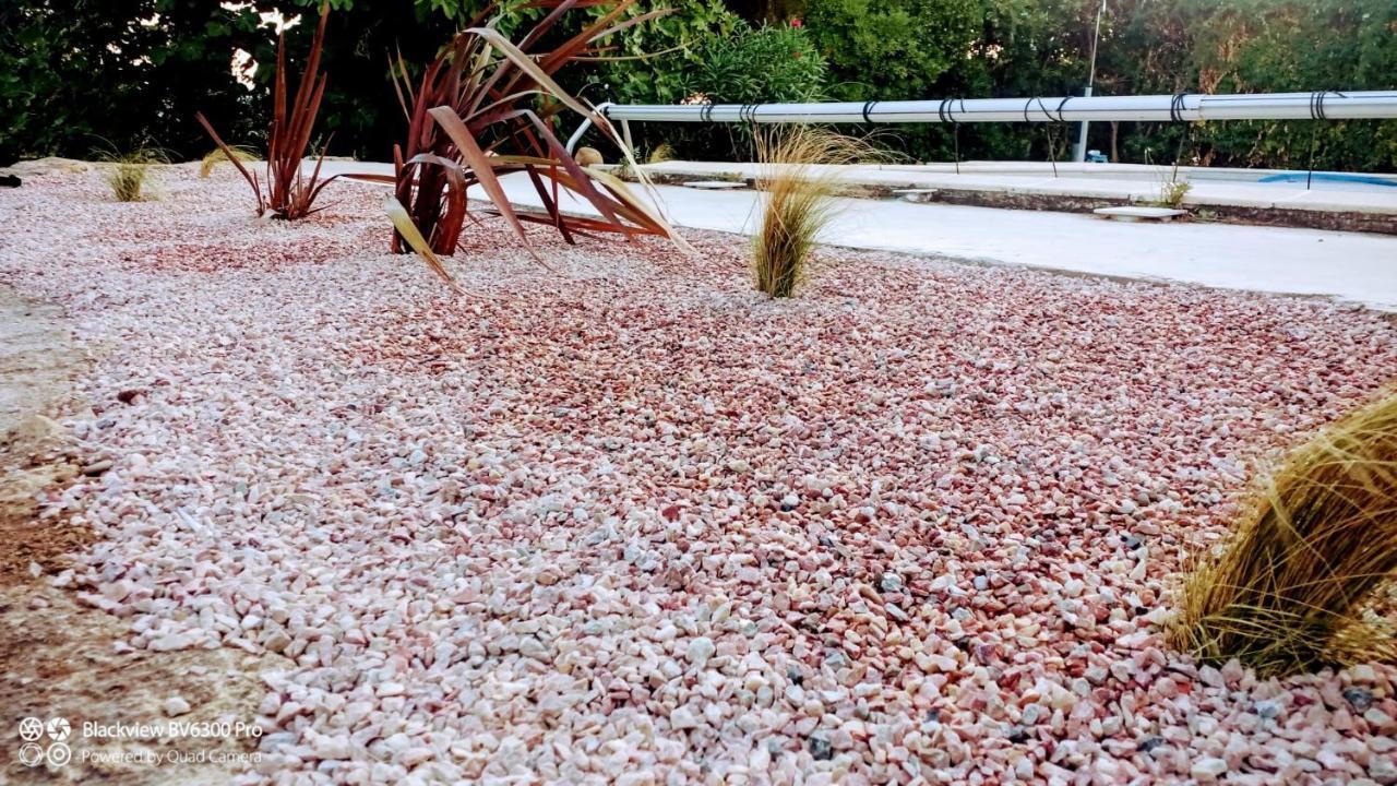 Offrez-Vous Un Sejour Dans Notre Gite A Entressen Une Grande Piscine Pour Se Rafraichir ,Un Espace De Jeux Pour Enfants Pour Des Heures De Divertissement Un Terrain De Petanque Pour Des Parties Endiablees Exterior foto