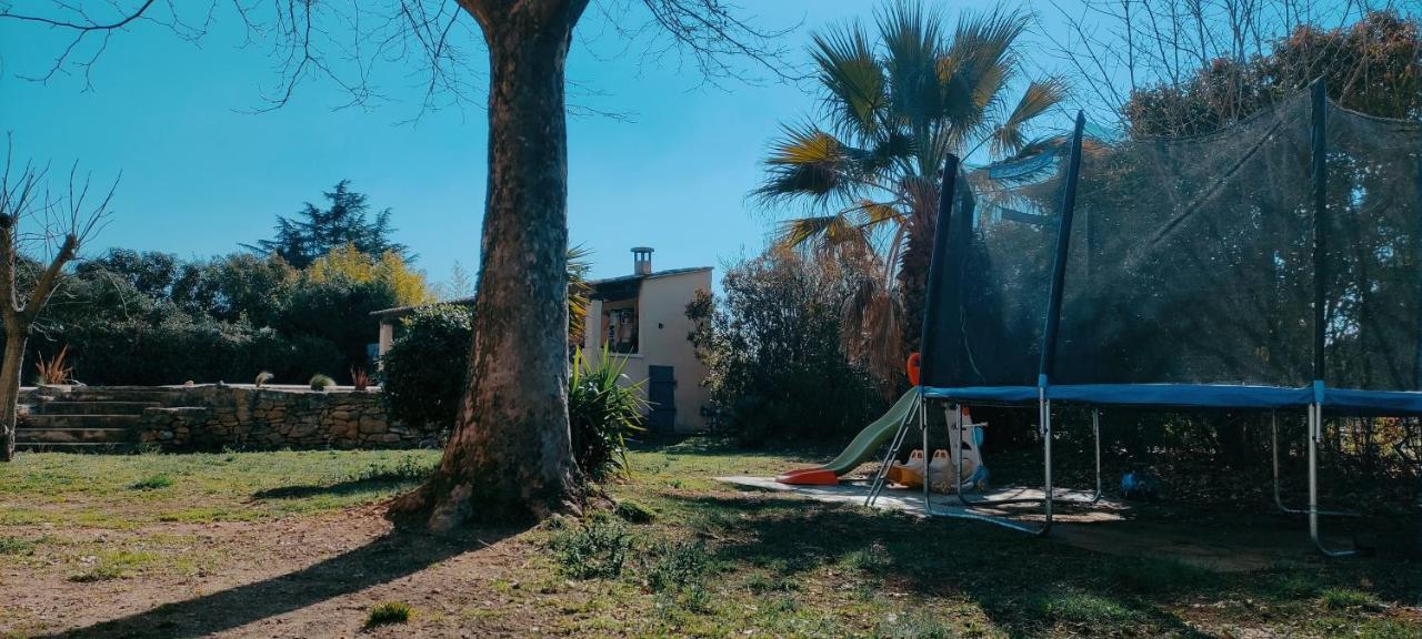 Offrez-Vous Un Sejour Dans Notre Gite A Entressen Une Grande Piscine Pour Se Rafraichir ,Un Espace De Jeux Pour Enfants Pour Des Heures De Divertissement Un Terrain De Petanque Pour Des Parties Endiablees Exterior foto